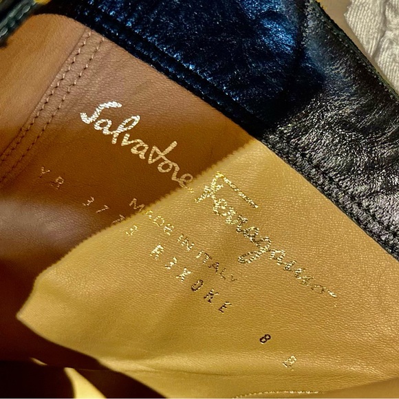 Rare Salvatore Ferragamo Black Suede Zipper Detail Peep Toe Heel Riona Booties. - Picture 6 of 8